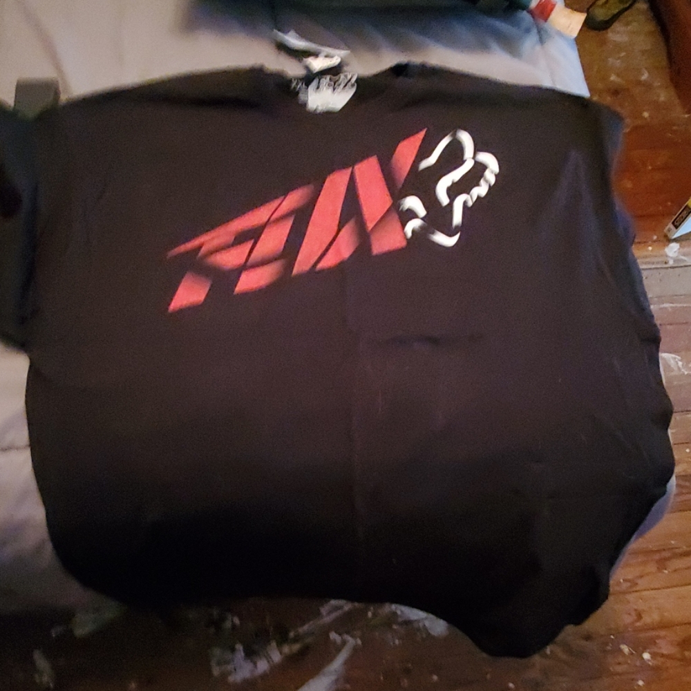 Mens black fox racing tshirt